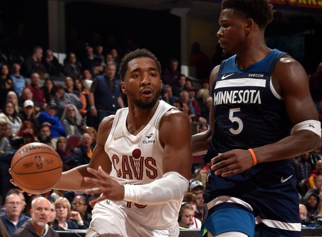 騎士5人得分20+！復(fù)仇終結(jié)森林狼4連勝 米切爾28分華子25分