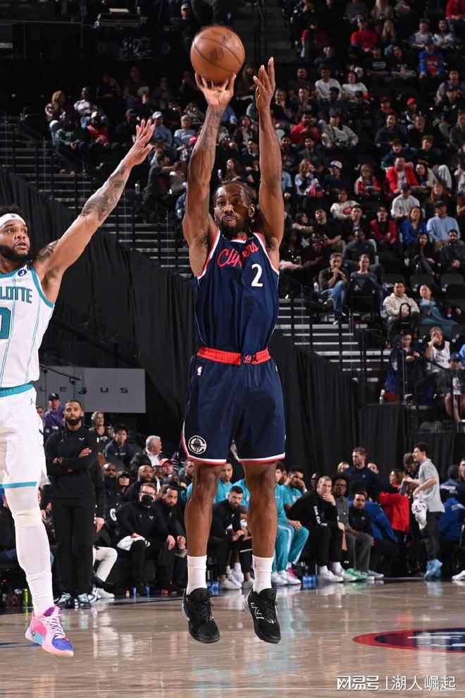 萊納德35+5快船擊敗黃蜂3連勝，哈登32+4+10鮑爾25+9+5