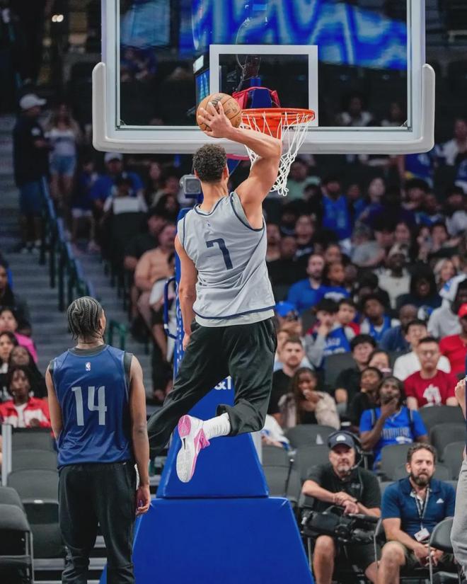 帶著母親遺愿戰(zhàn)斗12年，交易添頭成了隊(duì)魂