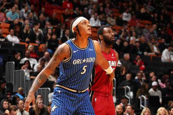 單節(jié)狂轟40-20逆轉！魔術三叉戟80分四殺熱火 班凱羅31+12