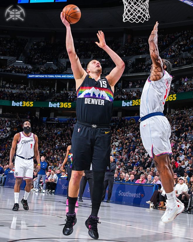 約基奇復(fù)出31分12板5助攻掘金戰(zhàn)勝快船，哈登25分9助攻小卡21分