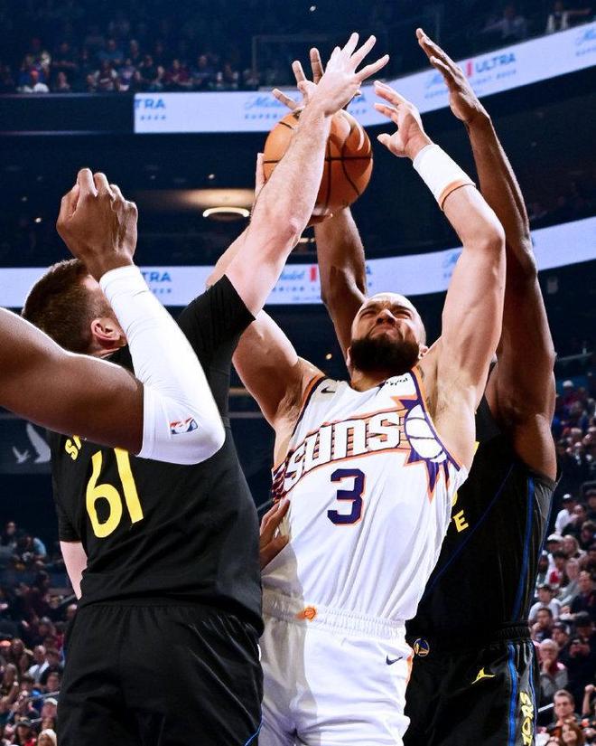 庫里缺席！勇士轟制勝10-0逆轉(zhuǎn)太陽 斯潘塞20+6狄龍24+6